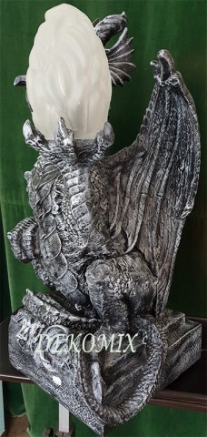Drache mit Lampe groß 