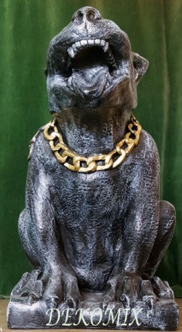 Gargoyle-Hund mit Kette - bettelnd