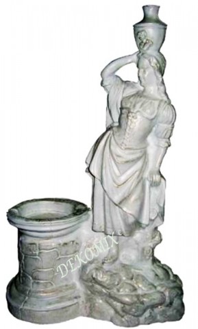 Frau am Brunnen