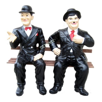Dick und Doof auf der Bank
