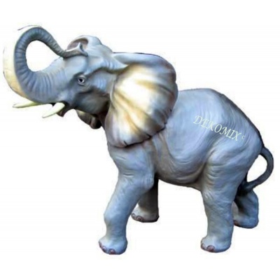 Elefant mit Rüssel nach oben "klein"