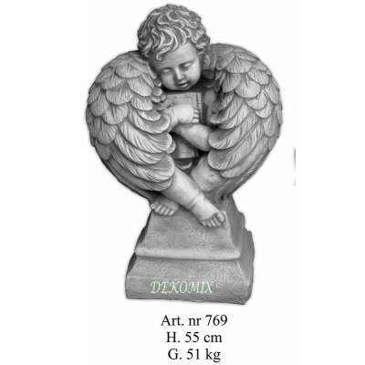 Engel mit Flügel umarmt
