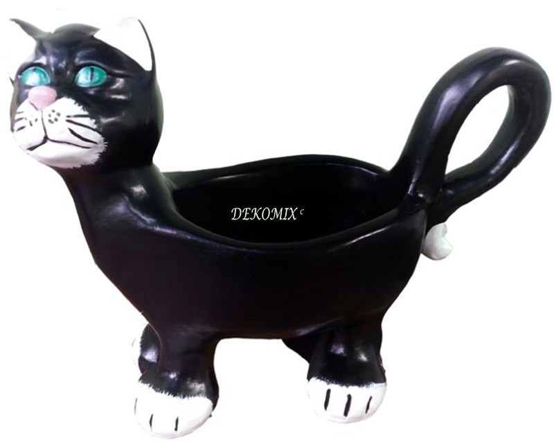 Katze als Blumentopf 