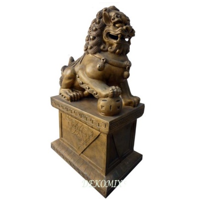 Tempel Löwe links schauend